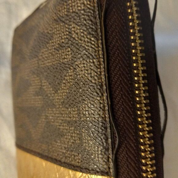 Michael Kors Full Size Wallet Cottagecore Grandmacore - Picture 3 of 10